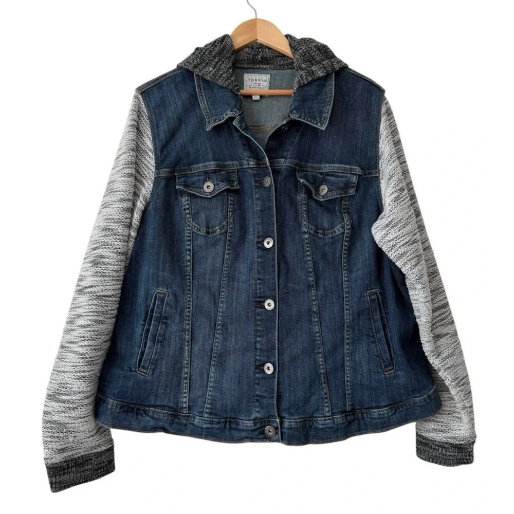 Torrid Denim‎ Jacket with Gray terry Sleeves size 3X - Picture 3 of 8